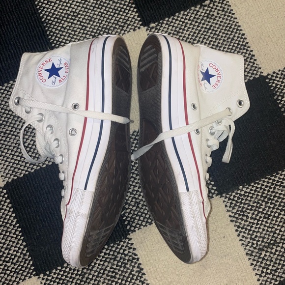 White High-Top Sneakers with Red Trim - Picture 5 of 5